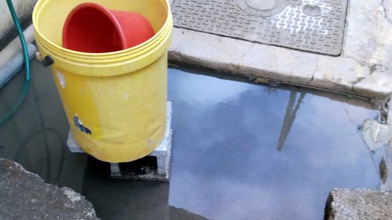 Tout-à-l’égout : Les eaux affluent à son domicile lors des grosses pluies