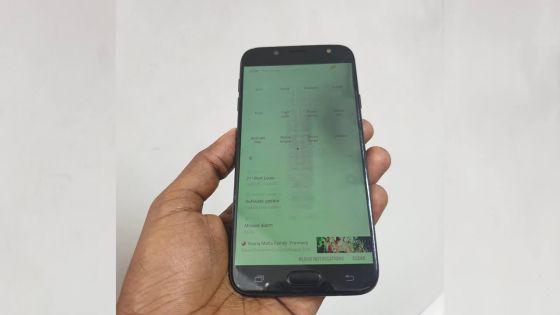 Mauritius Telecom : toujours sous garantie, l’écran de ses trois téléphones vire au vert 