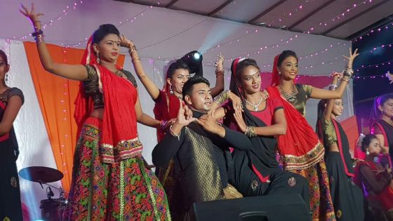 Concert Diwali : Radio Plus fait briller Cottage