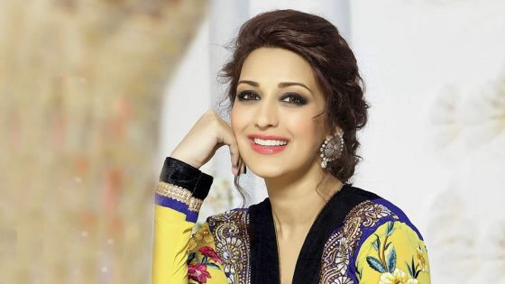 Atteinte d'un cancer : Sonali Bendre chauve, très courageuse et déterminée