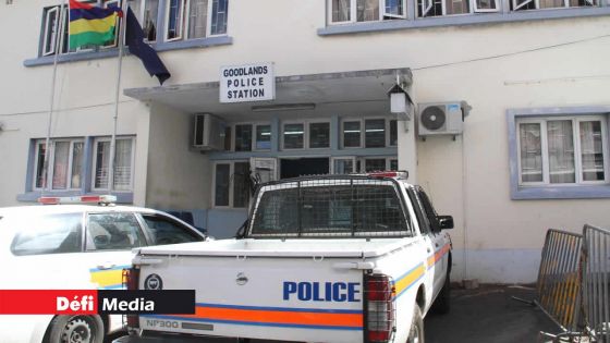 Goodlands : un policier suspendu arrêté pour avoir brûlé les effets personnels de sa compagne