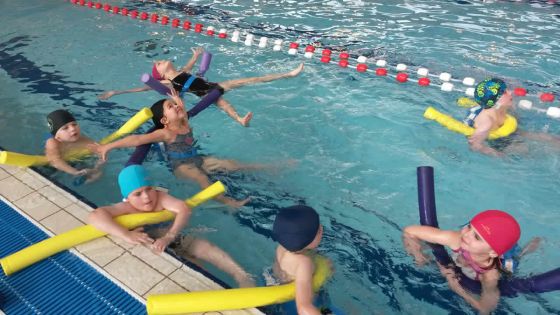 Cours de natation dans une trentaine d’écoles