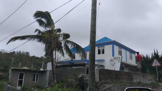 Rodrigues : un technicien de MT gravement blessé lors d’une chute