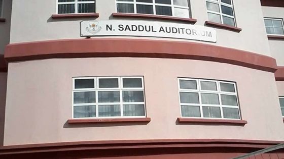 Collège Saddul à Vacoas : les élèves évacués après une forte odeur provoquée par un exercice de fumigation