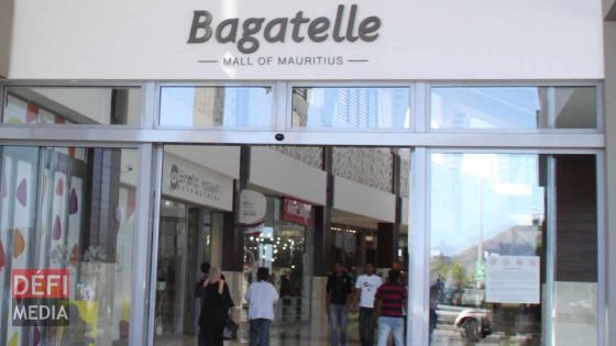 Bagatelle : le feu maîtrisé ; le centre commercial reste entièrement opérationnel, affirme la direction