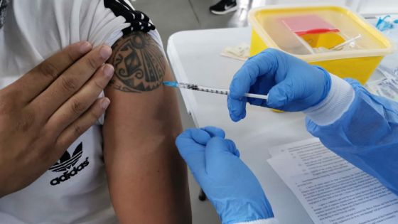 Vaccination : moins de 3 % des personnes ayant eu deux doses de vaccin testés positifs