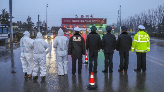 Chine : privé d'anniversaire pour cause de virus, il menace de s'immoler par le feu