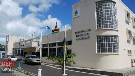 Des membres du Public Accounts Committee à Rodrigues   