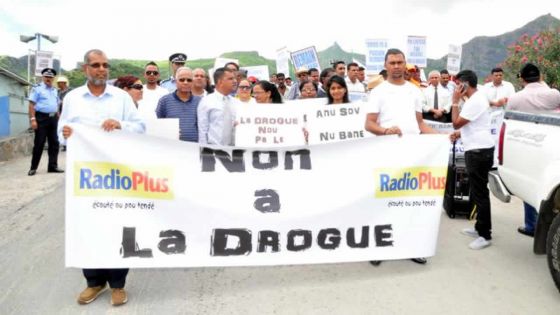 15 ans de Radio Plus : une marche pacifique pour dire «Non à la drogue»