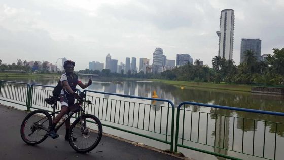 À 62 ans : le tour de Singapour à vélo