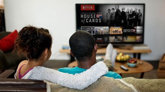 Moments de divertissement à la maison - Netflix : le sympa partage... entre amis !