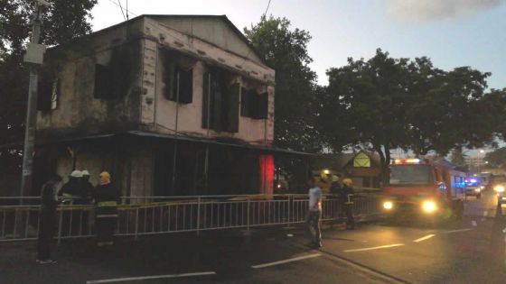 Poste de police de Trou-Fanfaron : un bâtiment historique part en fumée