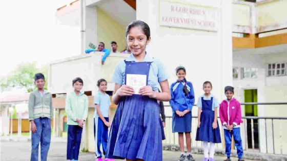 ‘On the way to school’ contest : Rampersad Goburdhun Government School bags grand prize