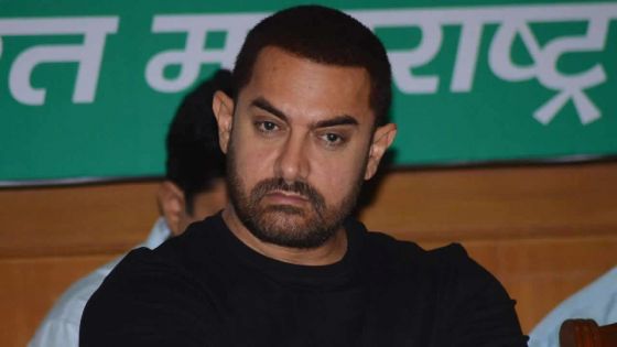 Aamir Khan : gros fumeur à la sortie de ses films