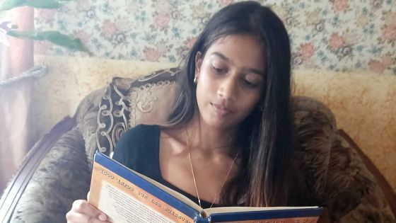 Radio Plus - Jeu «Ti montes Ti descends» : à 14 ans, Deepika Purahoo remporte Rs 18 000