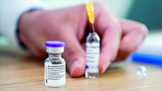 Vaccin anti-COVID-19 : vers la réduction des délais d’injection entre les doses