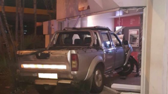 MCB de Quatre-Bornes : deux ATM seront remplacés après l’accident survenu jeudi soir