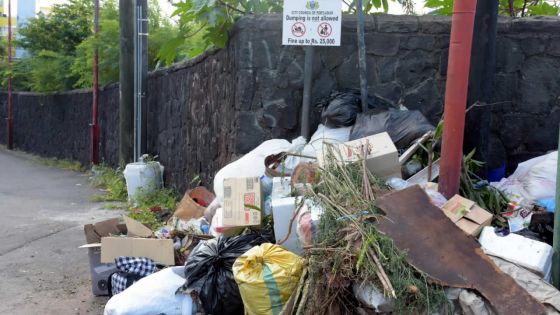 À Port-Louis : les déchets s’entassent