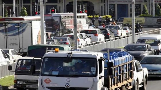 Embouteillage monstre : la police fait une demande pour revoir la planification des travaux du Metro Express