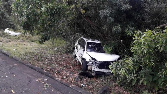 Réduit : un automobiliste coincé dans sa voiture 