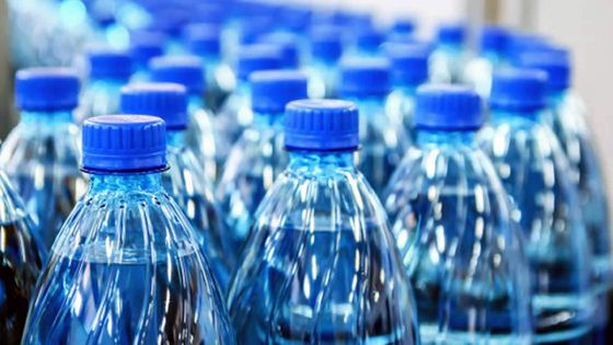 Nouvelle réglementation sur les bouteilles en plastique : les opérateurs disposent d’un stock de deux ans
