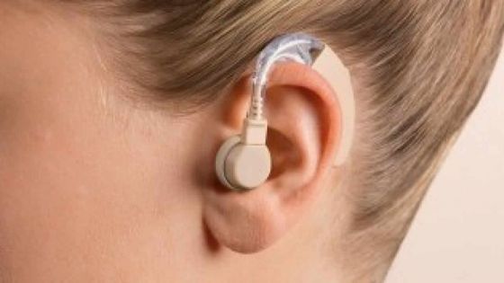 Son petit-fils a des problèmes d’audition : attente interminable pour l’obtention d’un appareil auditif 