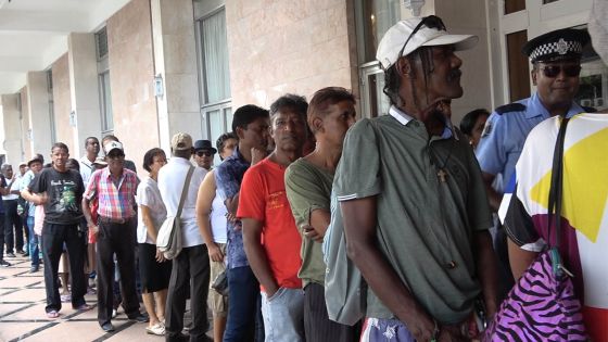 Distribution des tickets gratuits du Metro Express : véritable engouement des Mauriciens pour voyager en métro