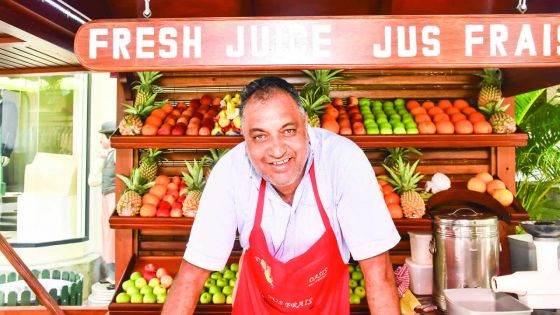 Rakesh Chundunsing nous désaltère avec ses jus de fruits frais