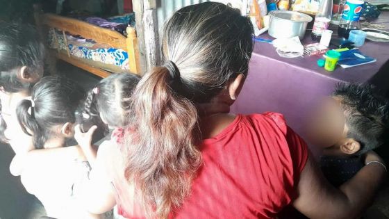 Après huit mois dans un abri : un couple défavorisé récupère la garde de ses quatre enfants