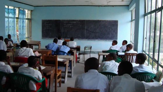 Congé de 19 jours au secondaire : des classes se retrouvent sans enseignant