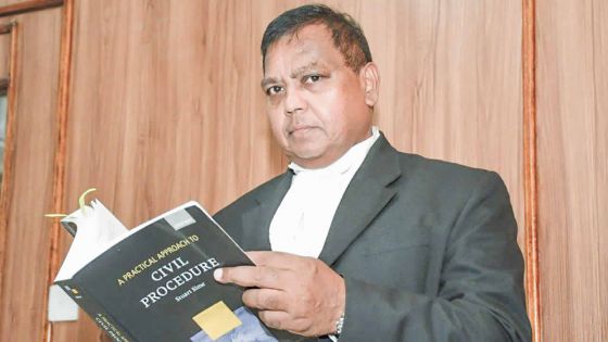 Premchand Jeetun, l’huissier devenu avocat à 62 ans