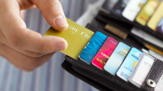 Services bancaires: la révision des frais des cartes de crédit à l’étude