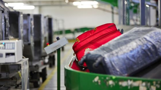 À l’aéroport SSR : elle allègue que des objets ont disparu de ses bagages