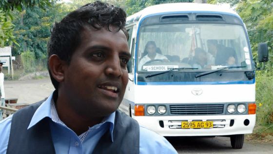 Plaques pour taxis et vignettes pour bus - Yashpal Murrakhun : «Les deux mois de moratoire sont écoulés»