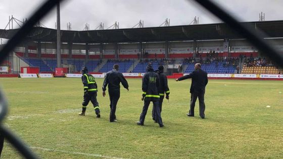 JIOI- Football : la pelouse prend l’eau, les pompiers à la rescousse 
