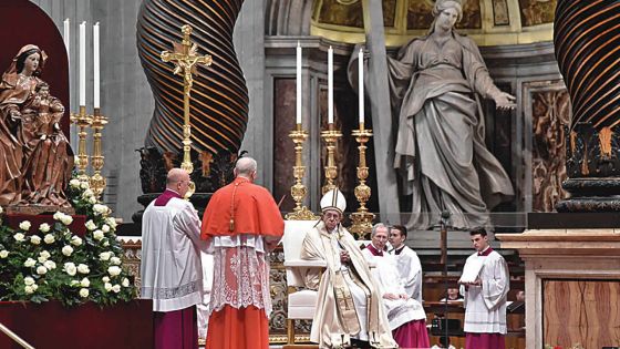 Le pape François crée 17 nouveaux cardinaux, modèle un collège moins européen