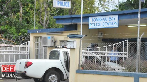 Poste de police de Baie-du-Tombeau : il tente d'agresser au sabre des policiers