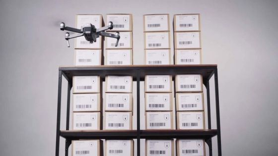 Dans un supermarché à Phoenix : il échange l’étiquette affichant le prix d’un drone