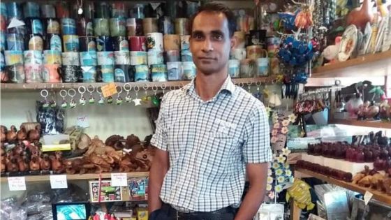 Sa boutique ravagée par l’incendie au Caudan Waterfront - Rakesh Buleeram : «Après 25 ans, je dois recommencer à zéro»