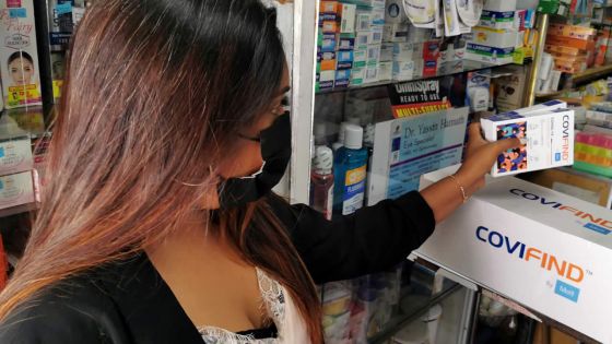 Dans les 400 pharmacies de l’île : plus de 10 000 tests vendus par jour