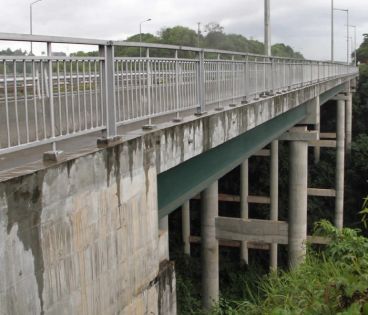 Pont Colville-Deverell: la police évite un suicide de justesse