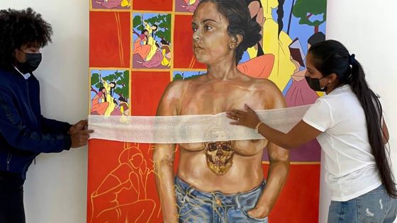 Salon de Mai : des seins nus censurés sur une toile