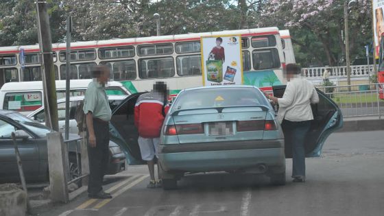 Les chauffeurs de taxis et vans marron pourront postuler pour un permis