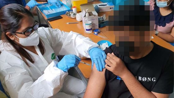 Vaccination des élèves de 15 à 17 ans - L’exercice de deuxième dose de Pfizer a débuté : 70 % des étudiants ont déjà reçu leur première dose 