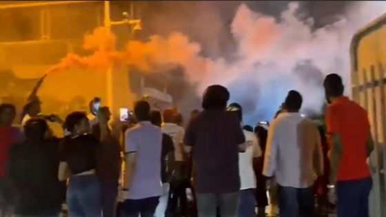 Municipales 2025 : l’ambiance devant l’école Renganaden Seeneevassen SSS à Port-Louis (Ward 4)