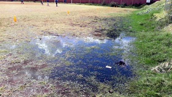 Vallée-Pitot : des eaux usées sur le terrain de foot d’une école