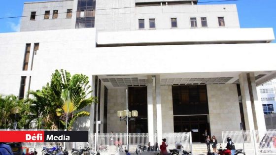 Cour intermédiaire : la Financial Crime Division ordonne la saisie de Rs 40 millions de bijoux et d’argent découverts sur deux Malgaches