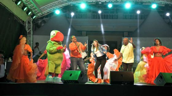 Concert ‘Mobilizasion Moris 19’ au Plaza samedi : les animateurs de Radio Plus et le ministre Toussaint enflamment la scène