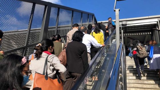 Changement d’horaires du métro : les nerfs des passagers mis à rude épreuve aux heures de pointe
