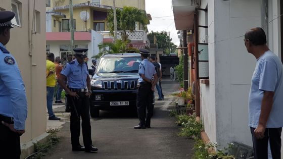 Matricide à Saint-Pierre : Shakeel Rummun et sa compagne retournent sur les lieux du drame 